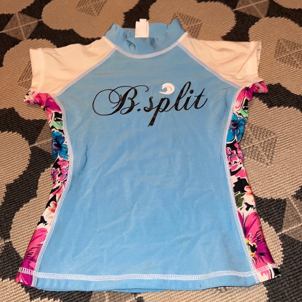 B. split Surf shirt